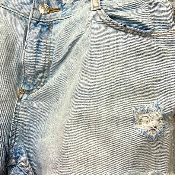 Urban Bliss Highwaisted Denim Shorts - Picture 3 of 3